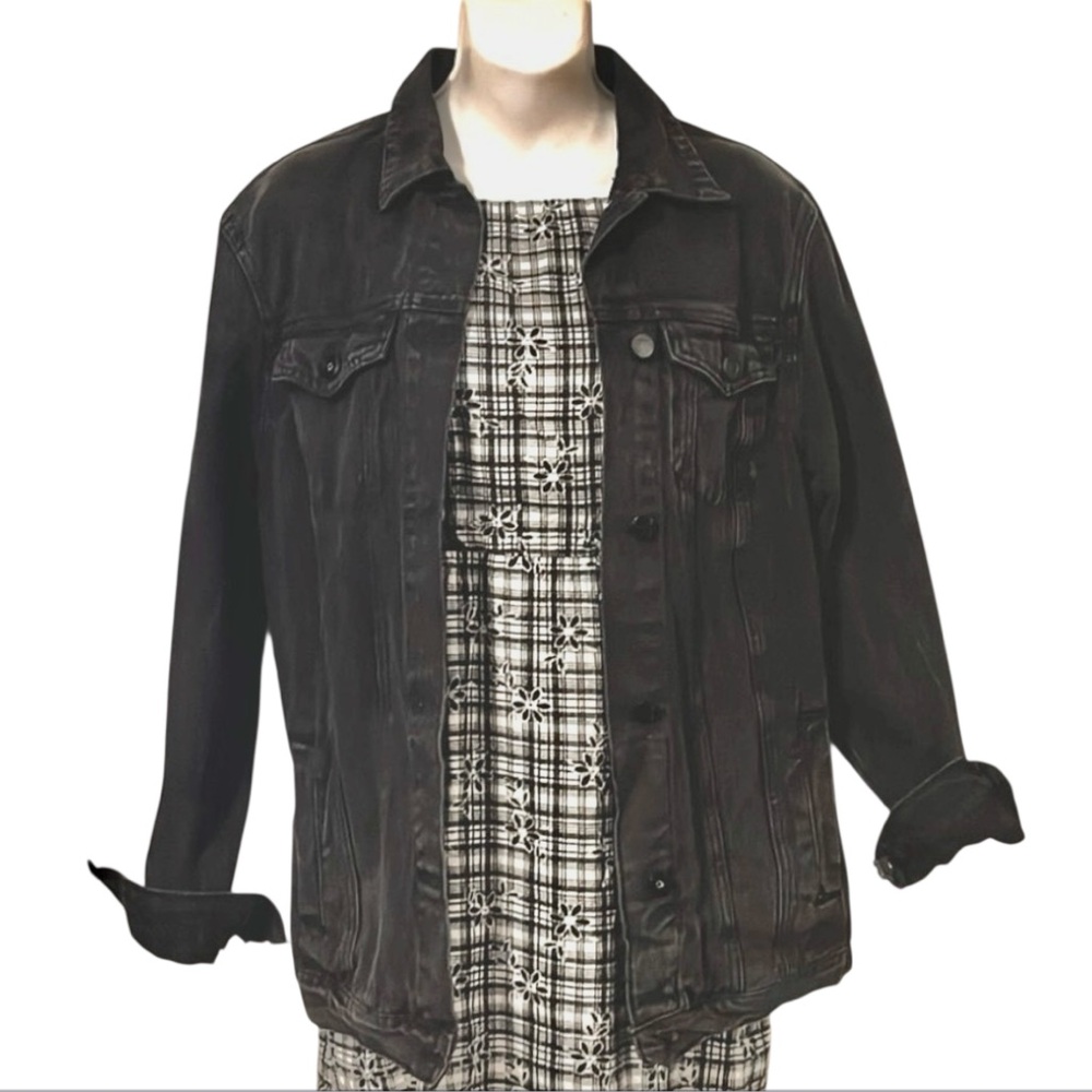Black Denim Jean Distressed Woman’s Trucker Jacket Sz L